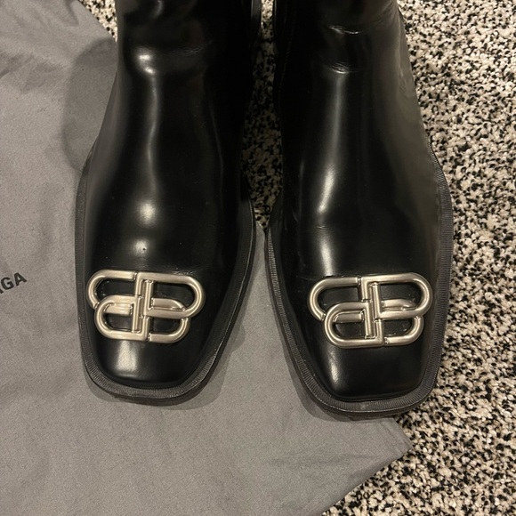 Balenciaga Men’s Logo Boots - Picture 2 of 4